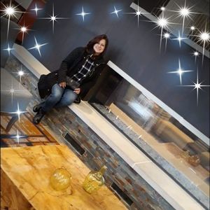 Meet your Posher, Delia